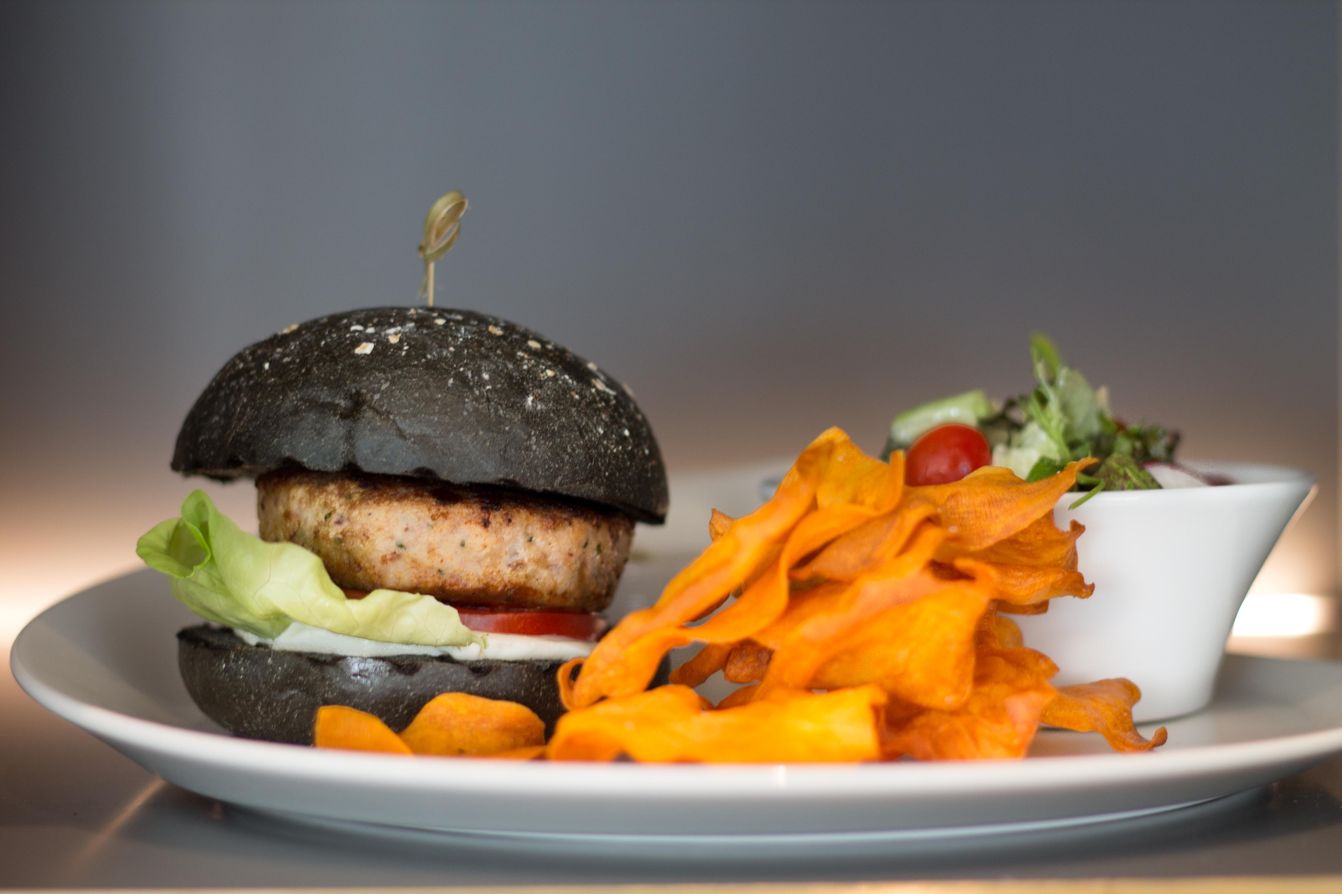 Makedonia Palace Thessalonique Extérieur photo A vegan burger with carrot fries
