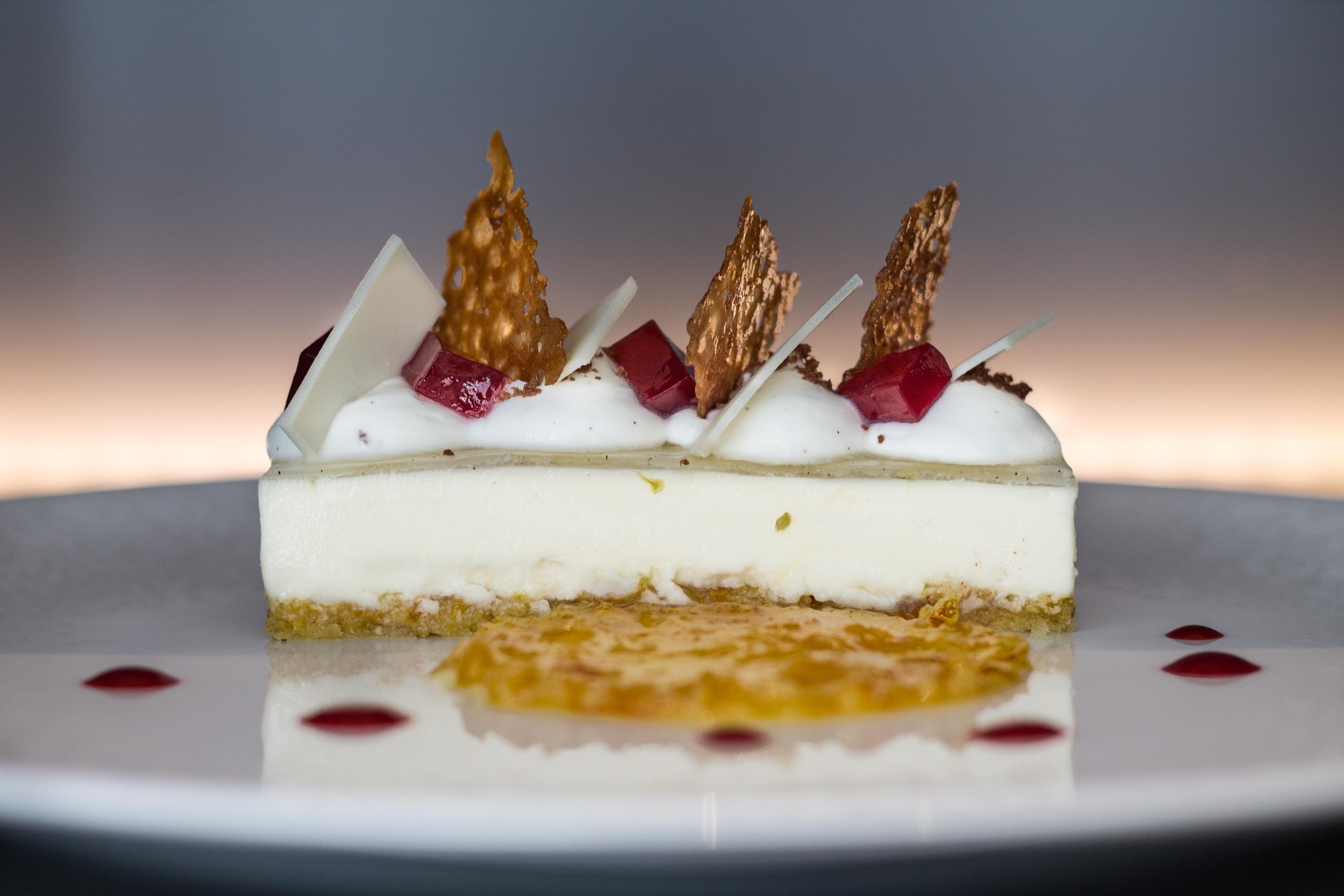 Makedonia Palace Thessalonique Extérieur photo A cheesecake