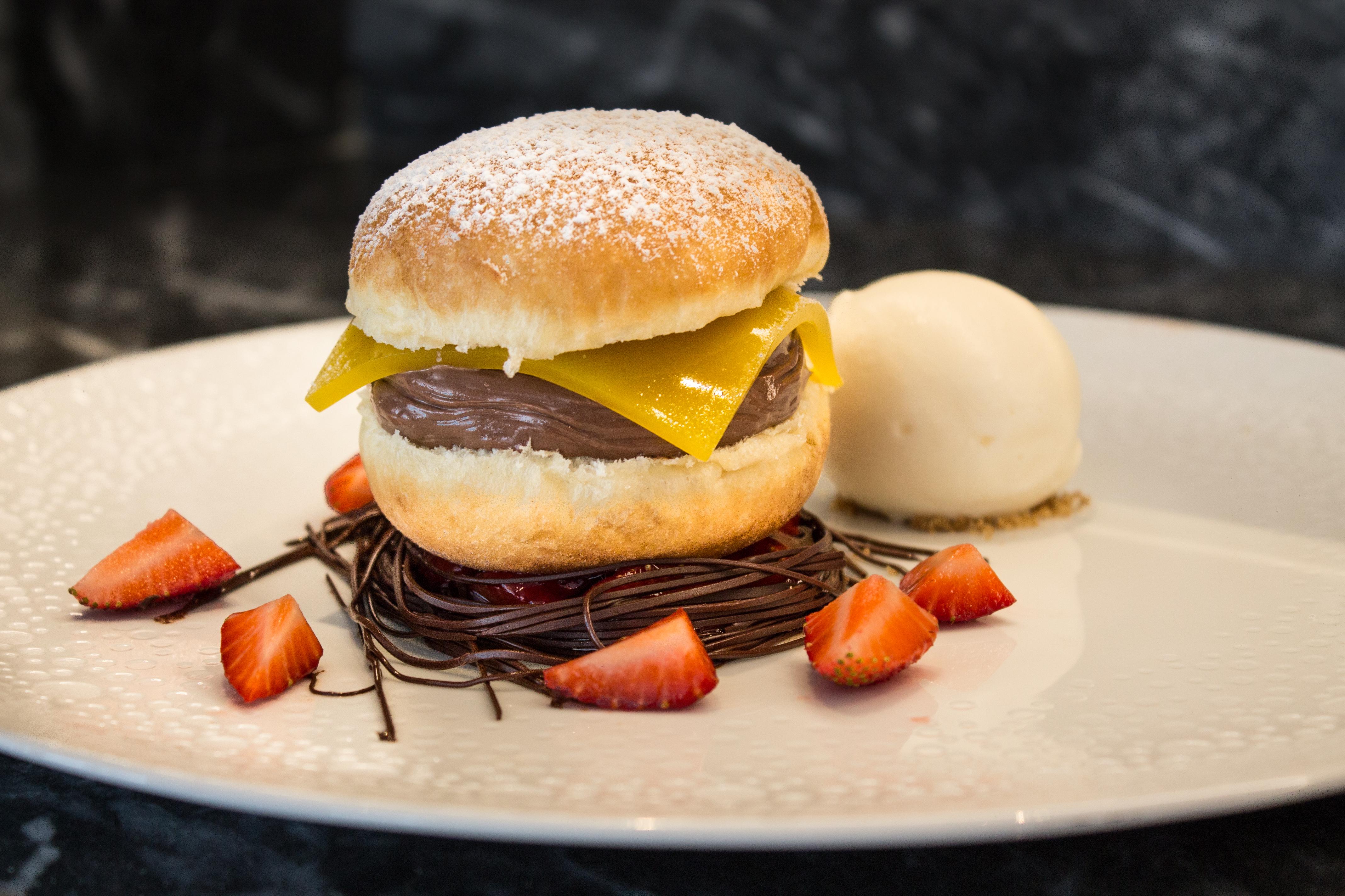 Makedonia Palace Thessalonique Extérieur photo A chocolate bun