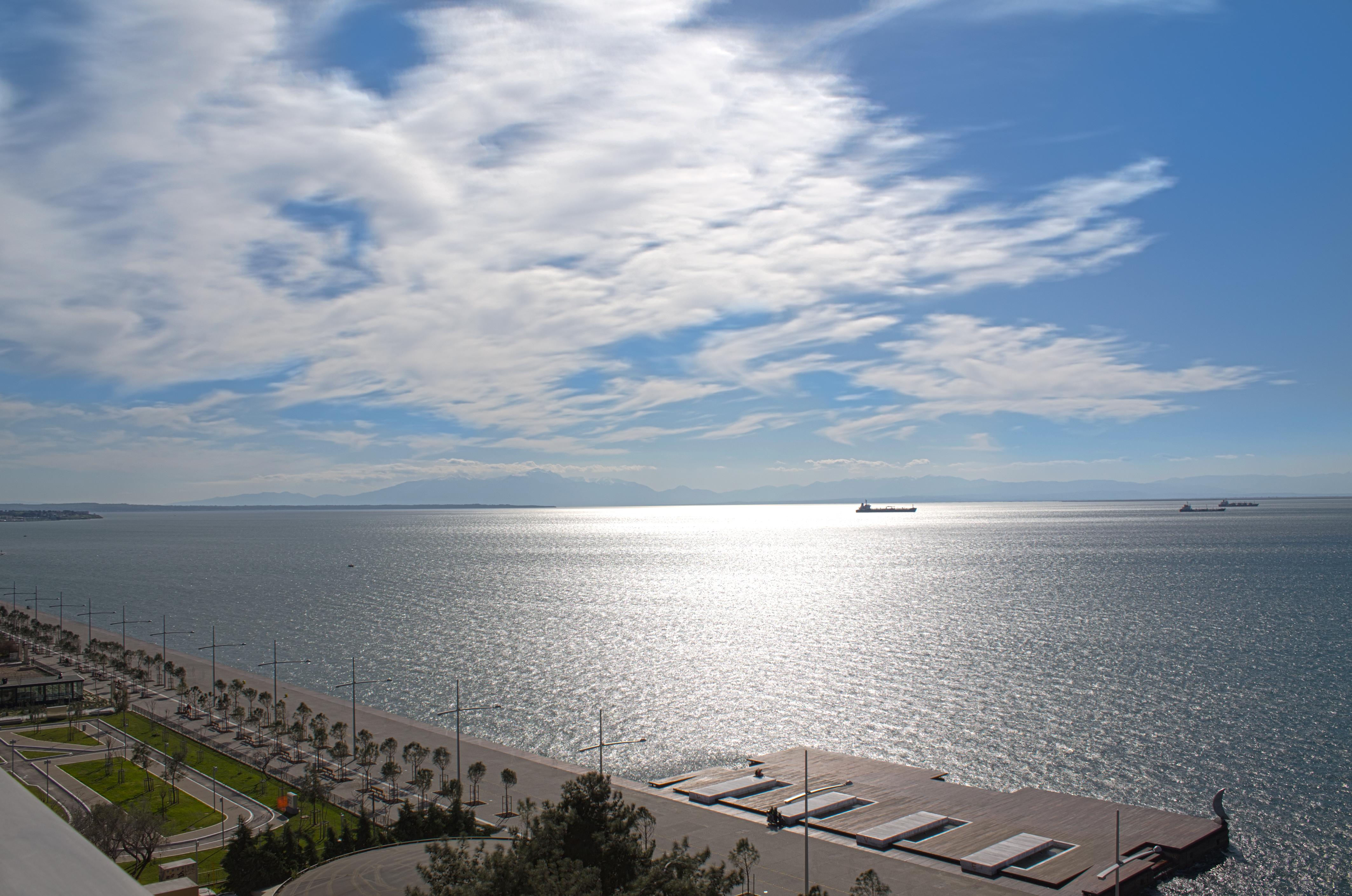 Makedonia Palace Thessalonique Extérieur photo View of the Gulf of Riga from the hotel
