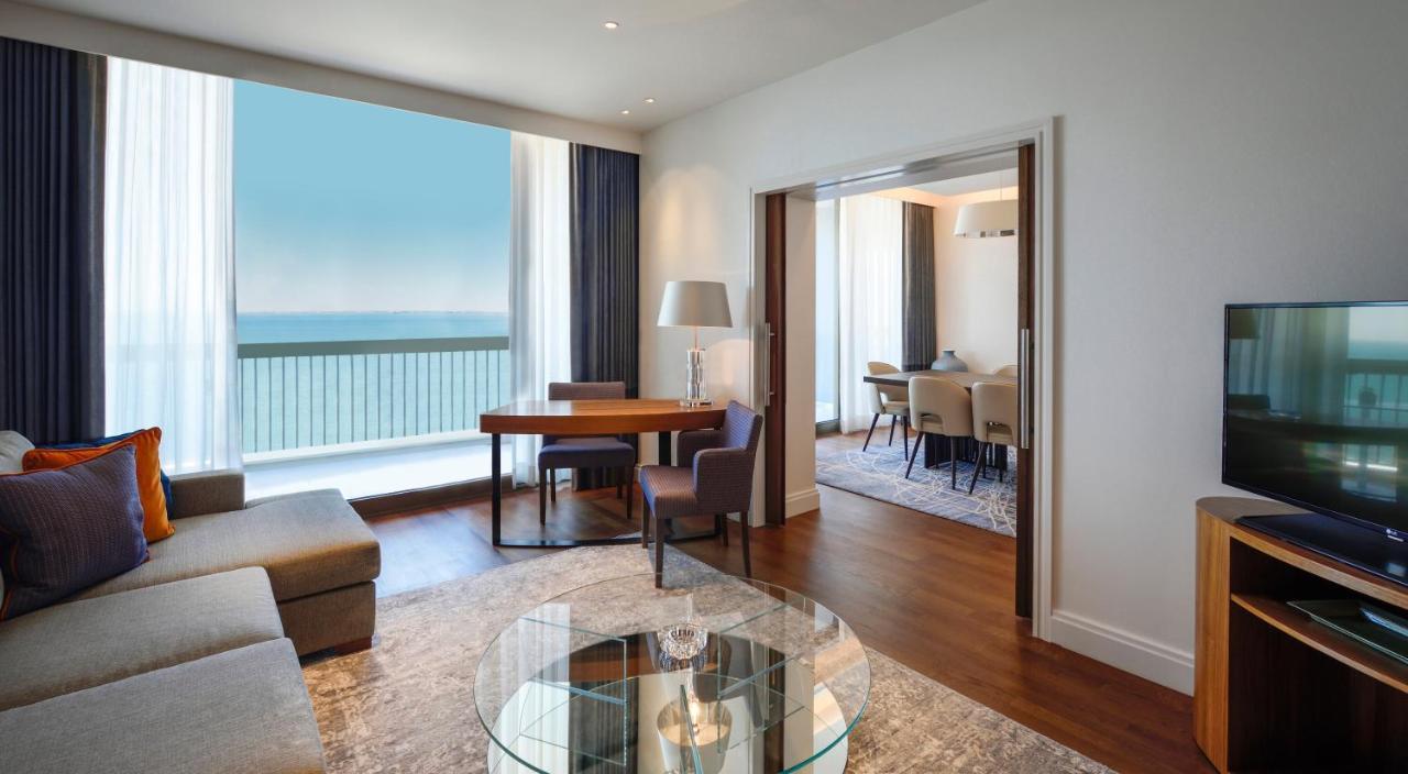 Makedonia Palace Thessalonique Extérieur photo A suite at the hotel
